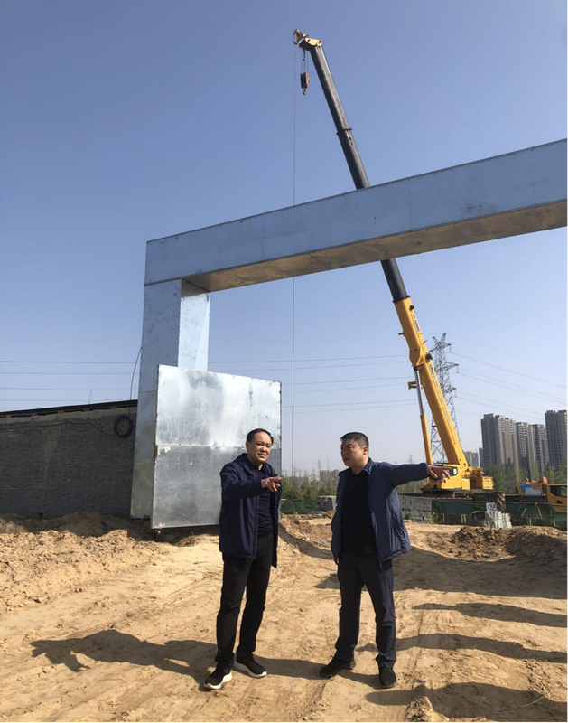 鄭州市建設(shè)投資集團有限公司黨委委員、副總經(jīng)理張巖到侯寨新鎮(zhèn)區(qū)安置區(qū)調(diào)研項目建設(shè)工作